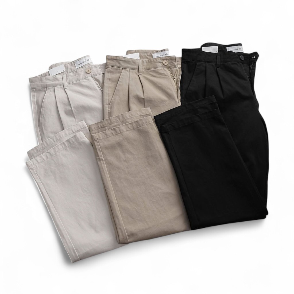 Quần kaki xếp ly BTM sử dụng vải kaki cao cấp, thoáng mát, co giãn nhẹ.