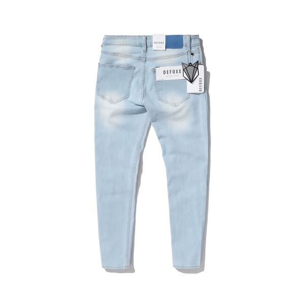 Quần jean DEFOXX xanh wash bạc sở hữu sắc denim sáng phá cách
