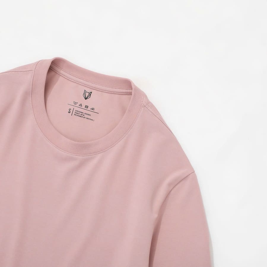 Áo thun Defoxx Hồng 250833 có thiết kế cổ tròn đơn giản, trẻ trung nhưng không kém phần năng động