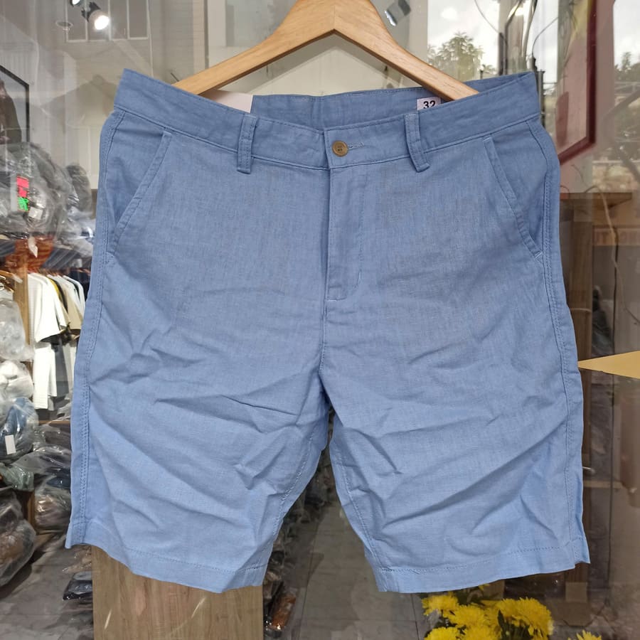 Quần short linen size 36 có thể kết hợp với áo thun để tạo sự năng động