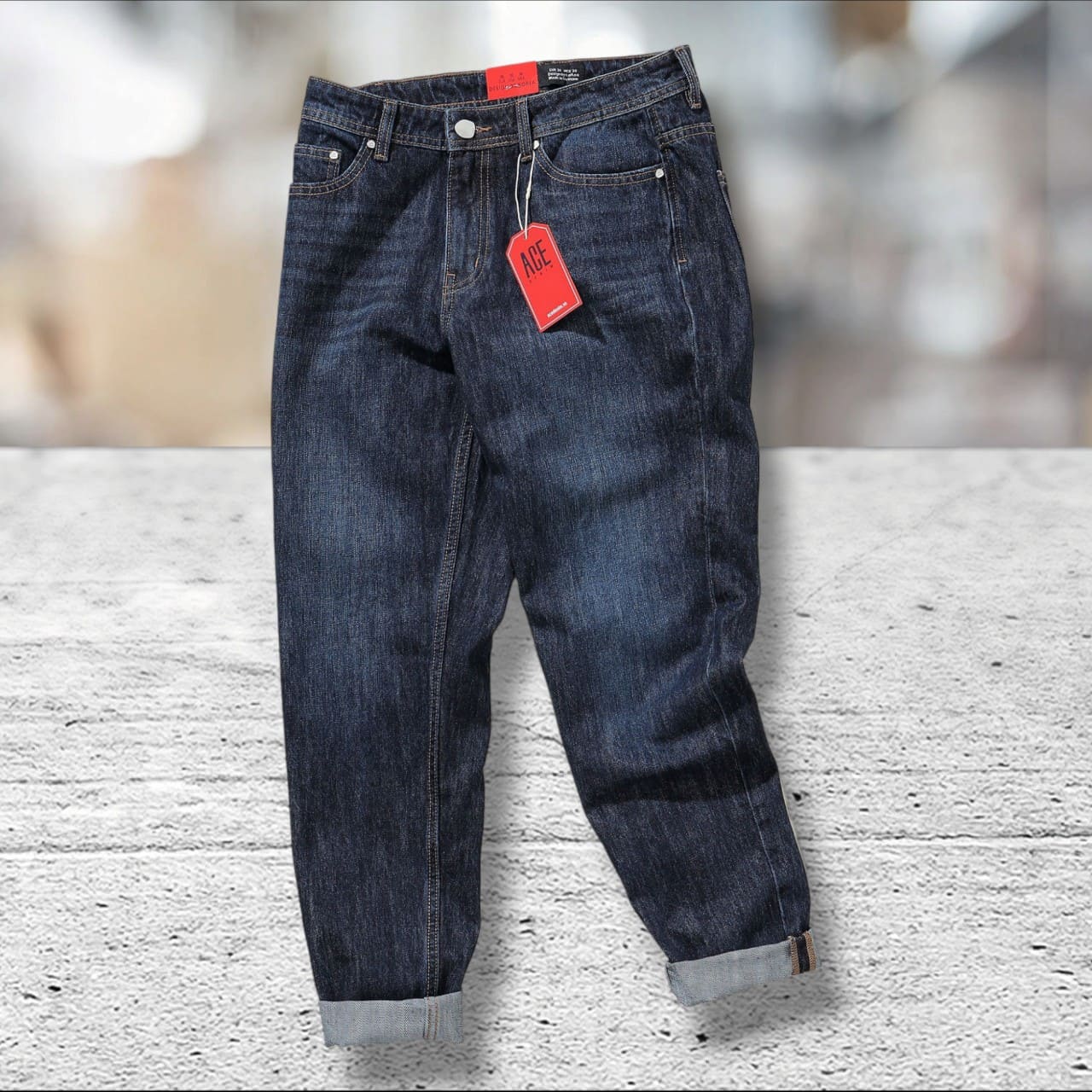 Quần jean size 36 form Baggy của ACE thuộc về nhóm thứ hai – không chỉ mang lại sự vừa vặn