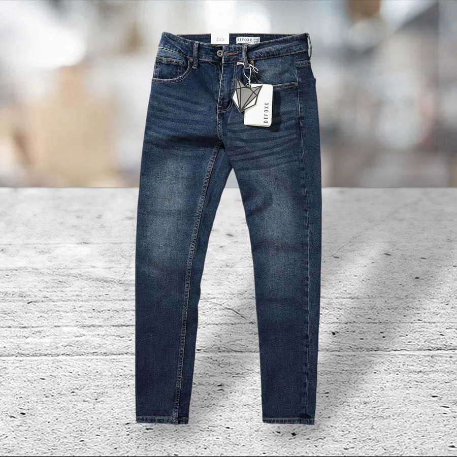 Quần jean nam Defoxx ôm là lựa chọn hoàn hảo cho những ai tìm kiếm sự tinh gọn, thời thượng và dễ mặc